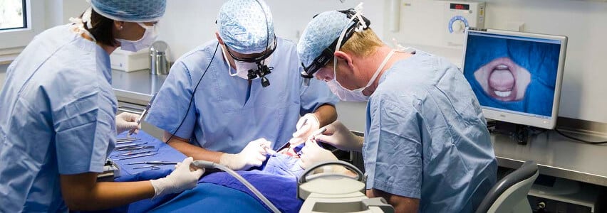 zahnarzt experte parodontitis behandlung