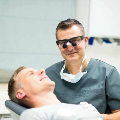 Zahnarzt Praxis - Spezialist Gesichtschirurgie, Mundchirurgie, Kieferchirurgie, Zahnchirurgie.