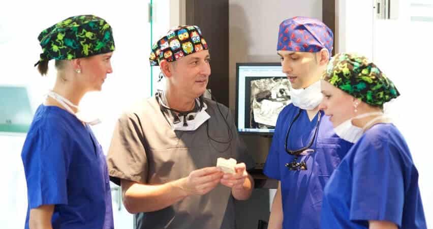 Unser Team für Dorsten: Zahnchirurgie und Implantologie beim Spezialisten
